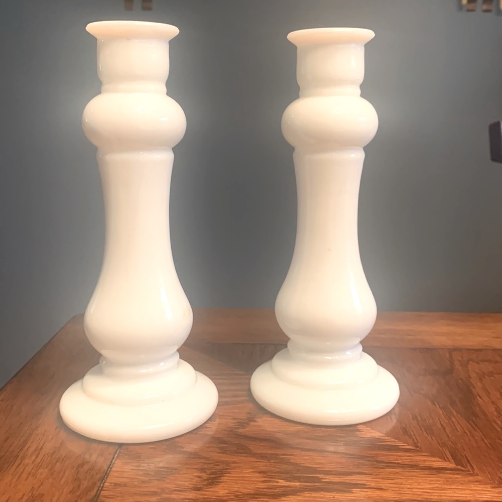 E. O. Brody Co. M-118 Milk a glass vase 8”…pair in lot